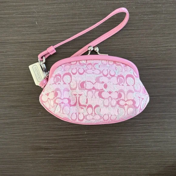 Coach Kisslock Wristlet Pink Lurex Signature C - Picture 3 of 12
